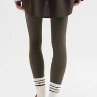 Olivgrüne Leggings – figurbetont & bequem