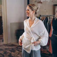 Kurze Weste mit breitem Ärmel