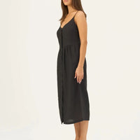 Camilla Kleid in Schwarz – Feminine Leichtigkeit aus Leinen - The Baltic Shop