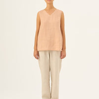 Daffodil V - Neck Leinentop in zarter Pfirsichfarbe - The Baltic Shop