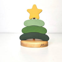 Handgefertigtes Holzstapelspielzeug in 3 Farben - Weihnachtsbaum - The Baltic Shop