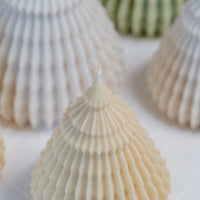 Handgegossene Kerze - Christbaum aus Soja und Rapswachs - The Baltic Shop