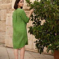 Hemdkleid aus Leinen in Grün - The Baltic Shop
