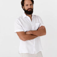 Kurzärmliges Leinenhemd VERBIER für Herren in Weiß - The Baltic Shop