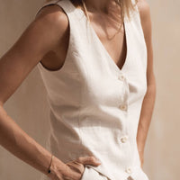 Leinenshorts Mila in Beige - The Baltic Shop