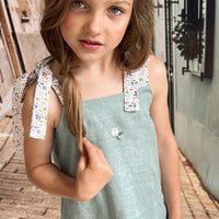 Mädchen A - Linien Leinenkleid mit Stickerei - The Baltic Shop