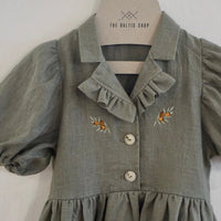 Mädchenkleid aus Leinen mit Puffärmeln - The Baltic Shop