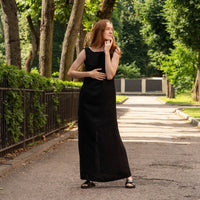 Maxikleid Stella mit offenem Rücken aus Leinen - The Baltic Shop