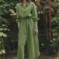 Rhapsody Kleid aus Leinen in Grün - The Baltic Shop