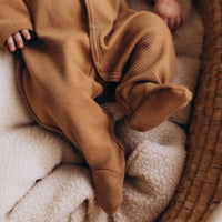 Schlafanzug mit Hasen Stickerei, 100% Bio Baumwolle - The Baltic Shop