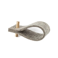 Serviettenringe aus Wollfilz mit messing - The Baltic Shop