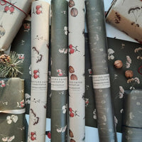 Set von 3 Stück dunkelgrünes Geschenkpapier mit Blumenmuster - The Baltic Shop