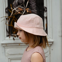 Sonnenhut aus Musselin in zartrosa - The Baltic Shop