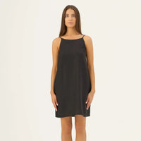 Stella Kleid in Schwarz – Verspielte Eleganz mit modernem Twist - The Baltic Shop