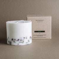 Große Bio Sojawachskerze mit Rosenduft, mit 3 Dochten - The Baltic Shop