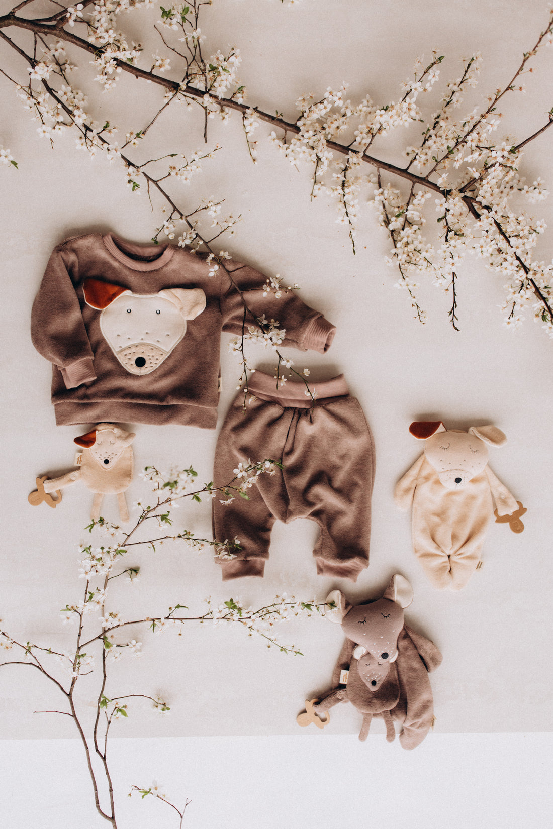 Pullover aus Bio Baumwolle mit Hund oder Schaf Motiv