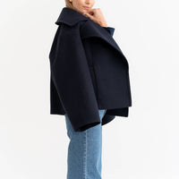 Boxy Mantel in Tiefseeblau