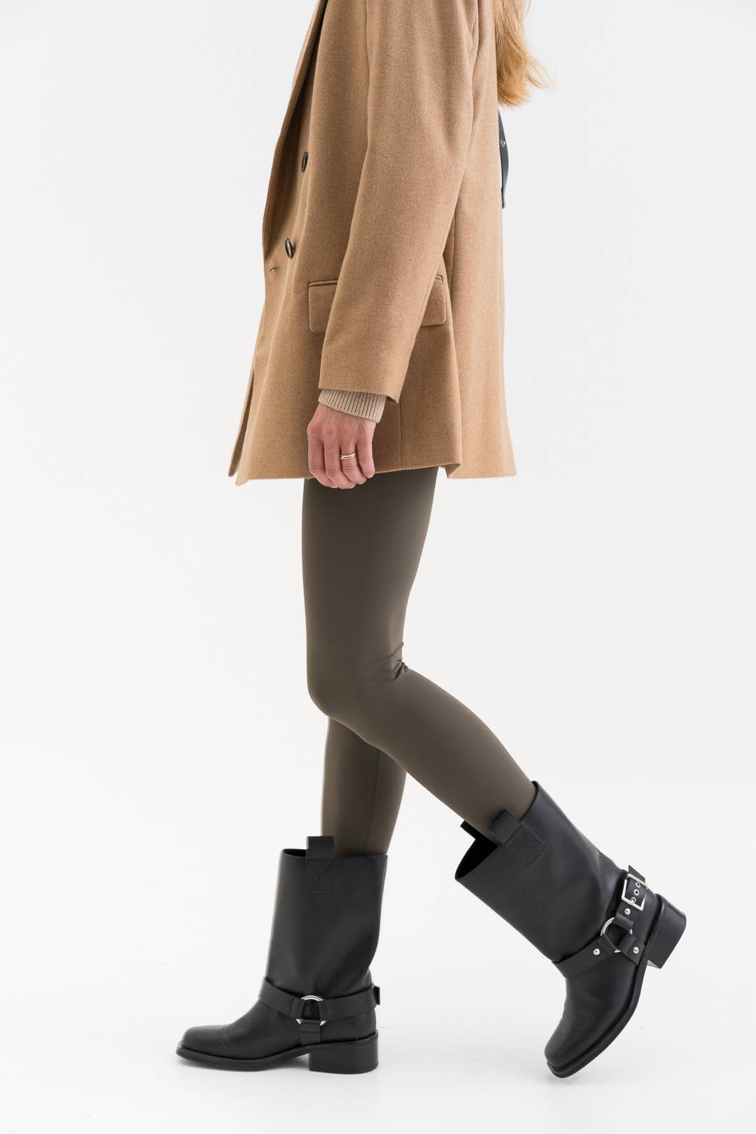 Olivgrüne Leggings – figurbetont & bequem
