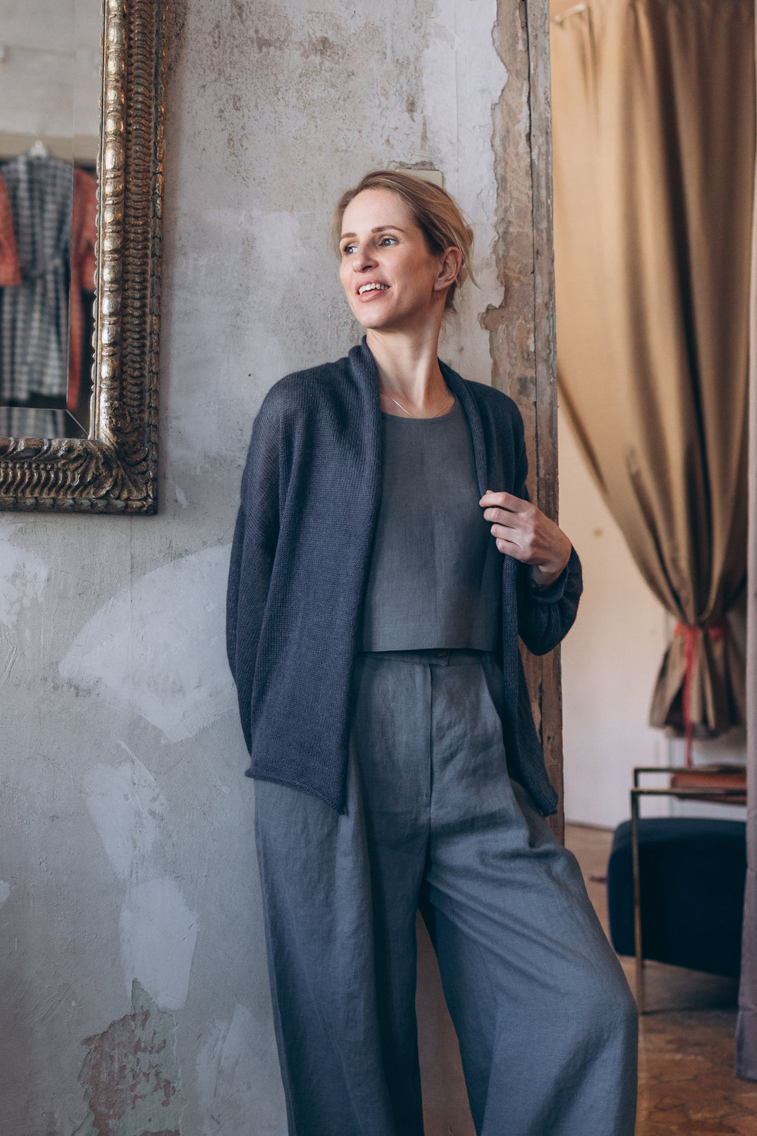 Kurze Weste mit breitem Ärmel