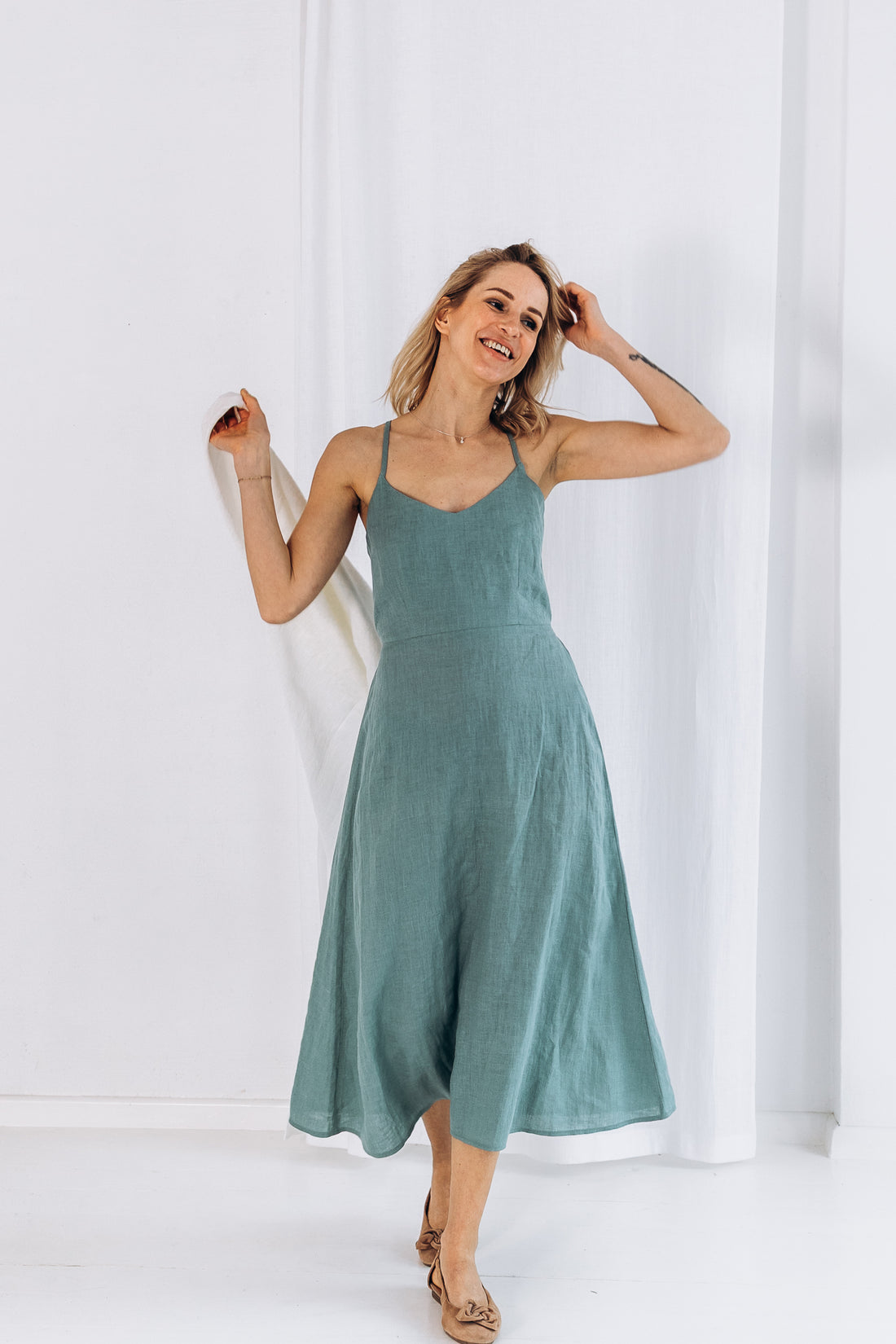 Sommerlicher Kleid aus Leinen "Liga"