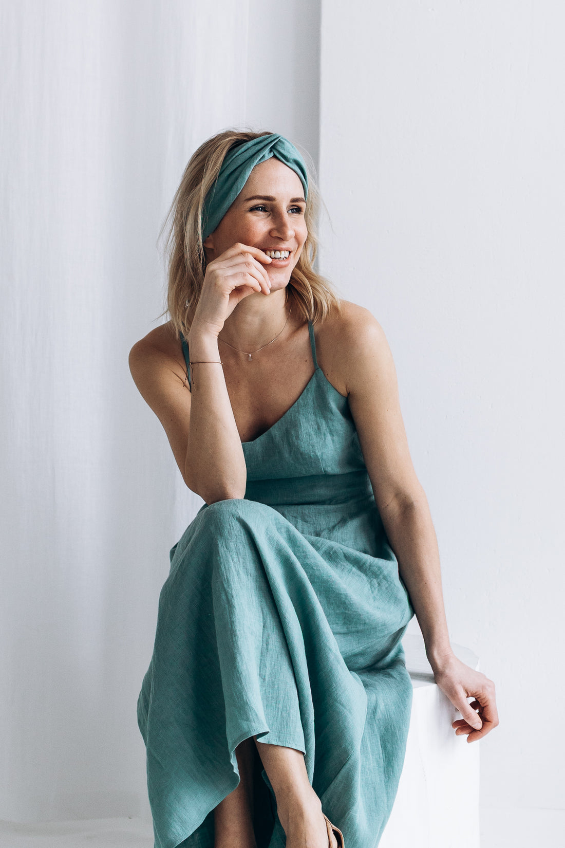 Sommerlicher Kleid aus Leinen "Liga"