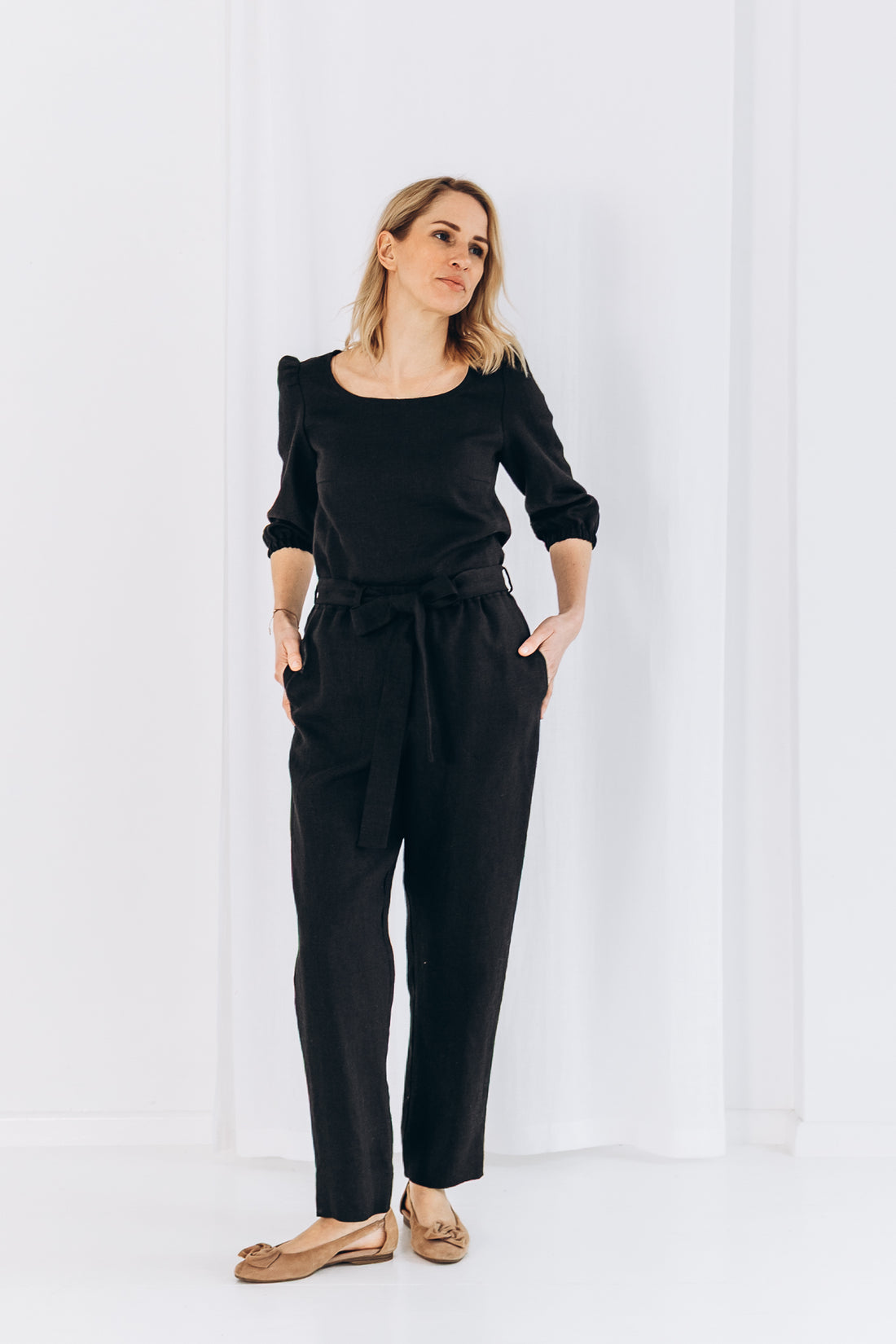 Klassische Hose mit Gürtel "Nora"