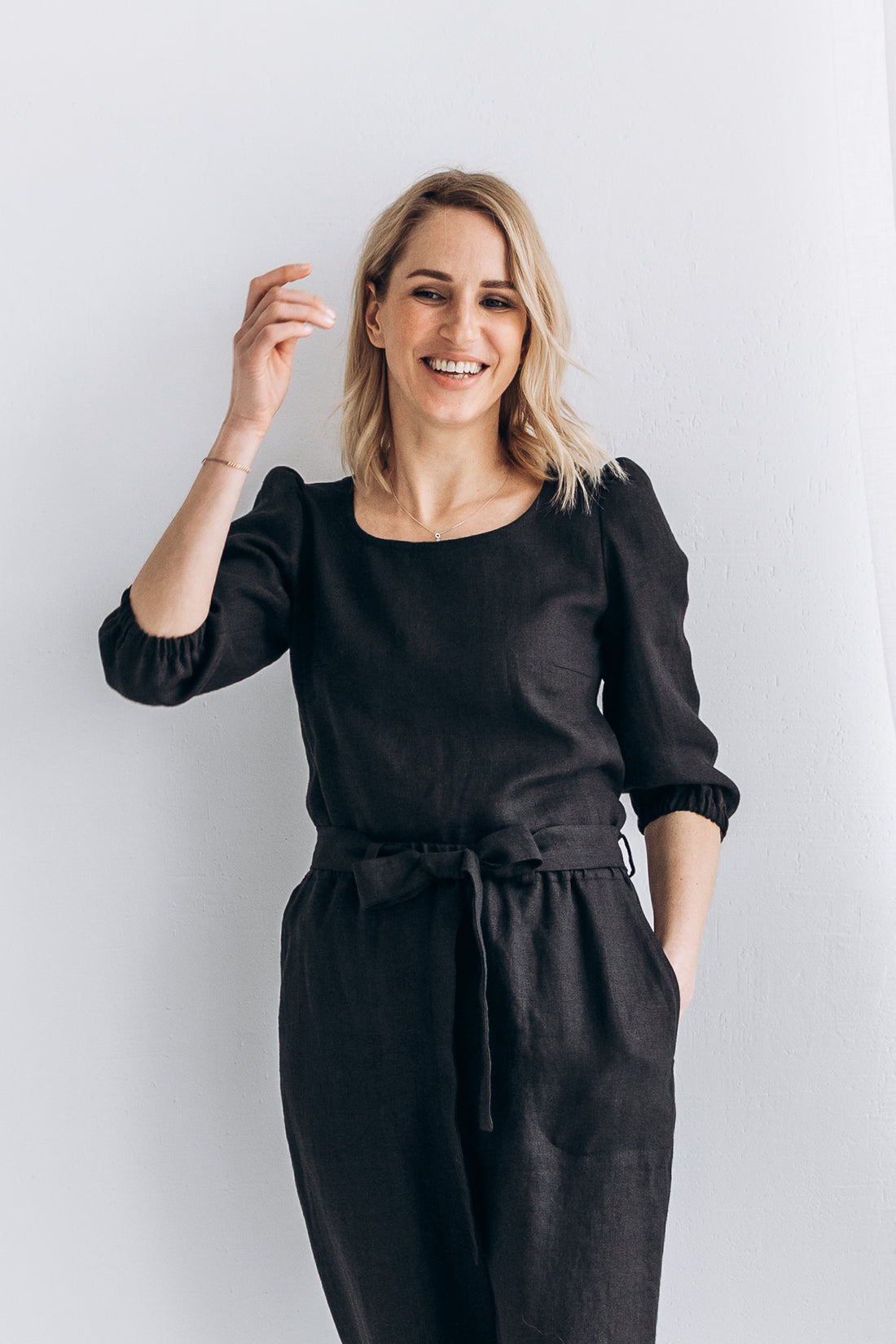 Klassische Hose mit Gürtel "Nora"