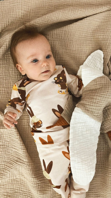 Baby Body mit Hasendruck - The Baltic Shop