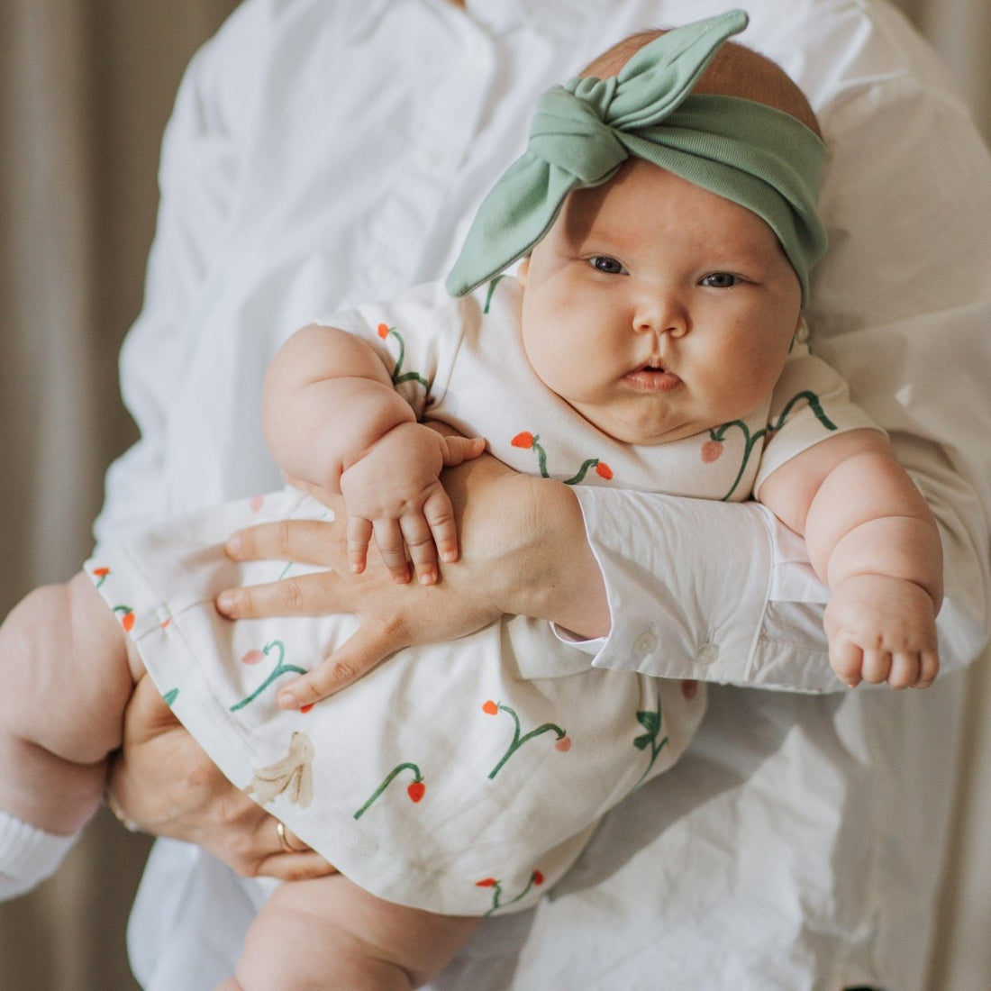 Bodykleid mit Erdbeeren und Hasen - The Baltic Shop