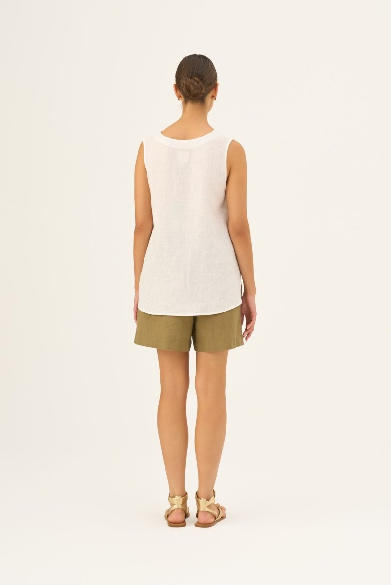 Daffodil V - Neck Leinentop in Weiß - The Baltic Shop