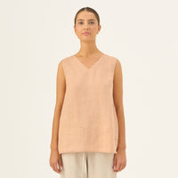Daffodil V - Neck Leinentop in zarter Pfirsichfarbe - The Baltic Shop