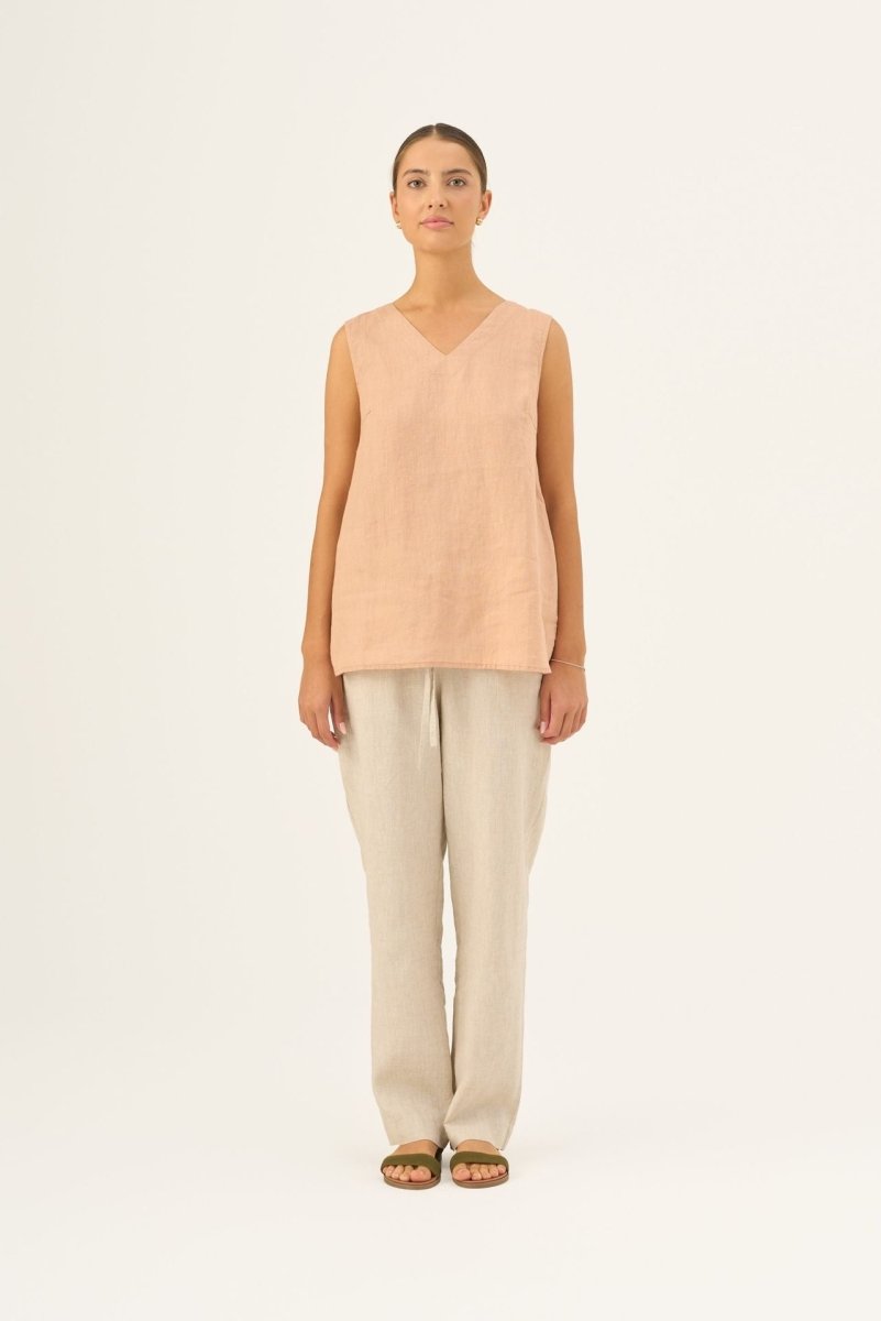 Daffodil V - Neck Leinentop in zarter Pfirsichfarbe - The Baltic Shop