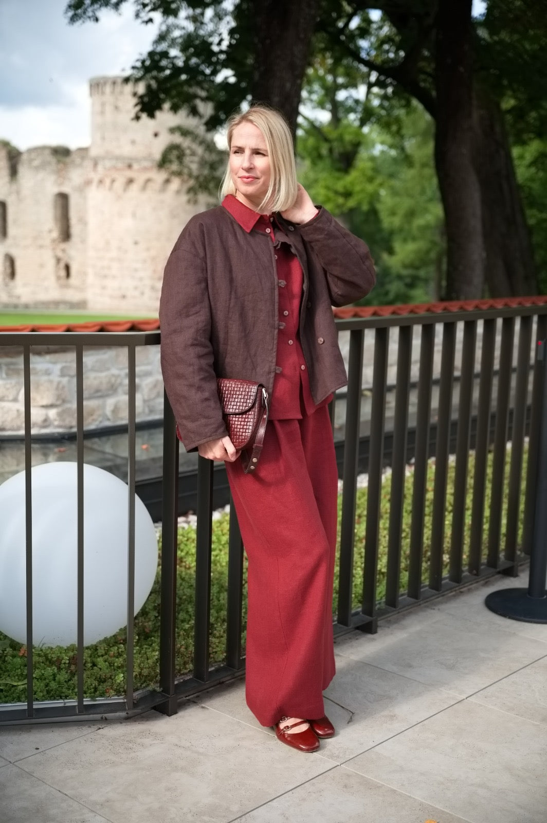 Klassisches Leinenhemd "Dina" mit Kokosknöpfe AW26