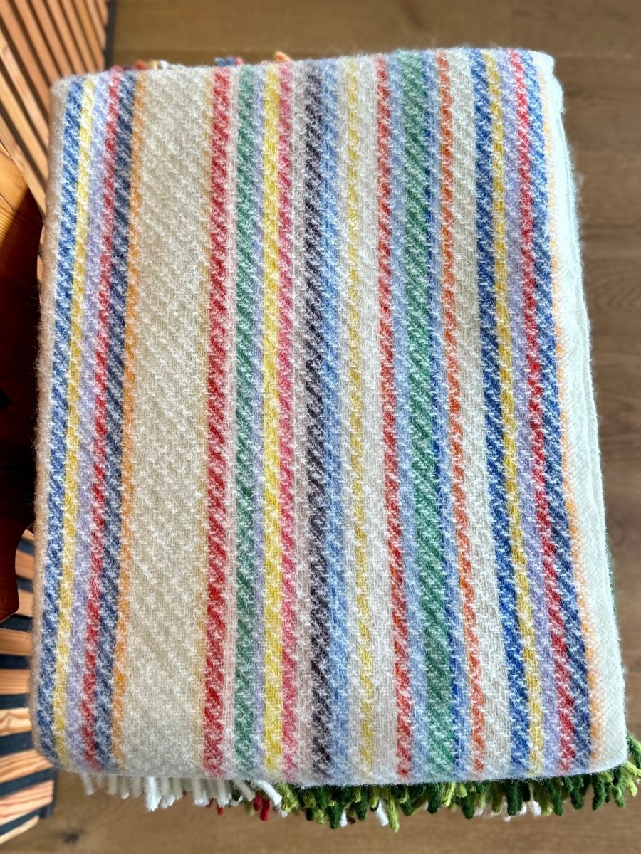 Decke aus 100% Wolle in viele Farben - The Baltic Shop