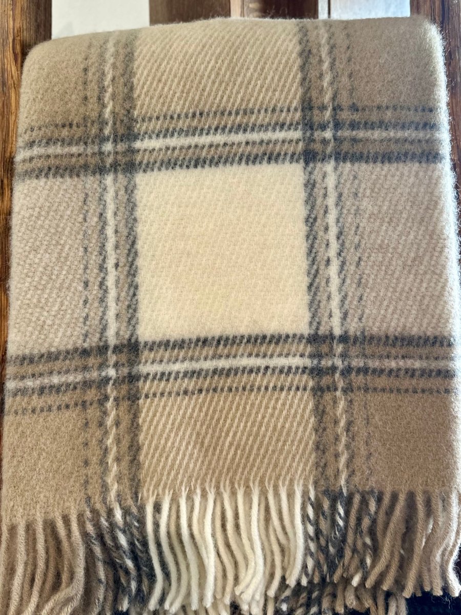 Decke aus 100% Wolle in viele Farben - The Baltic Shop