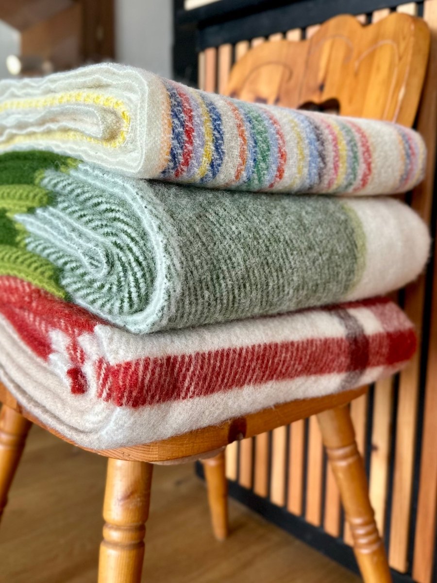 Decke aus 100% Wolle in viele Farben - The Baltic Shop