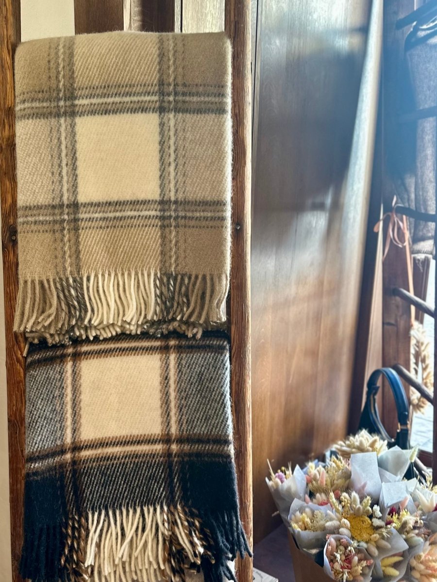 Decke aus 100% Wolle in viele Farben - The Baltic Shop