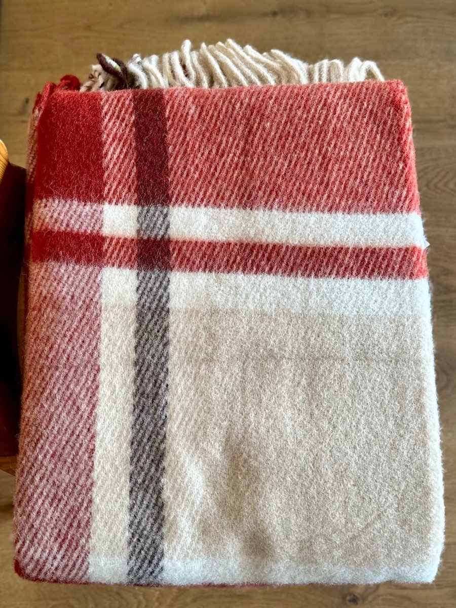 Decke aus 100% Wolle in viele Farben - The Baltic Shop