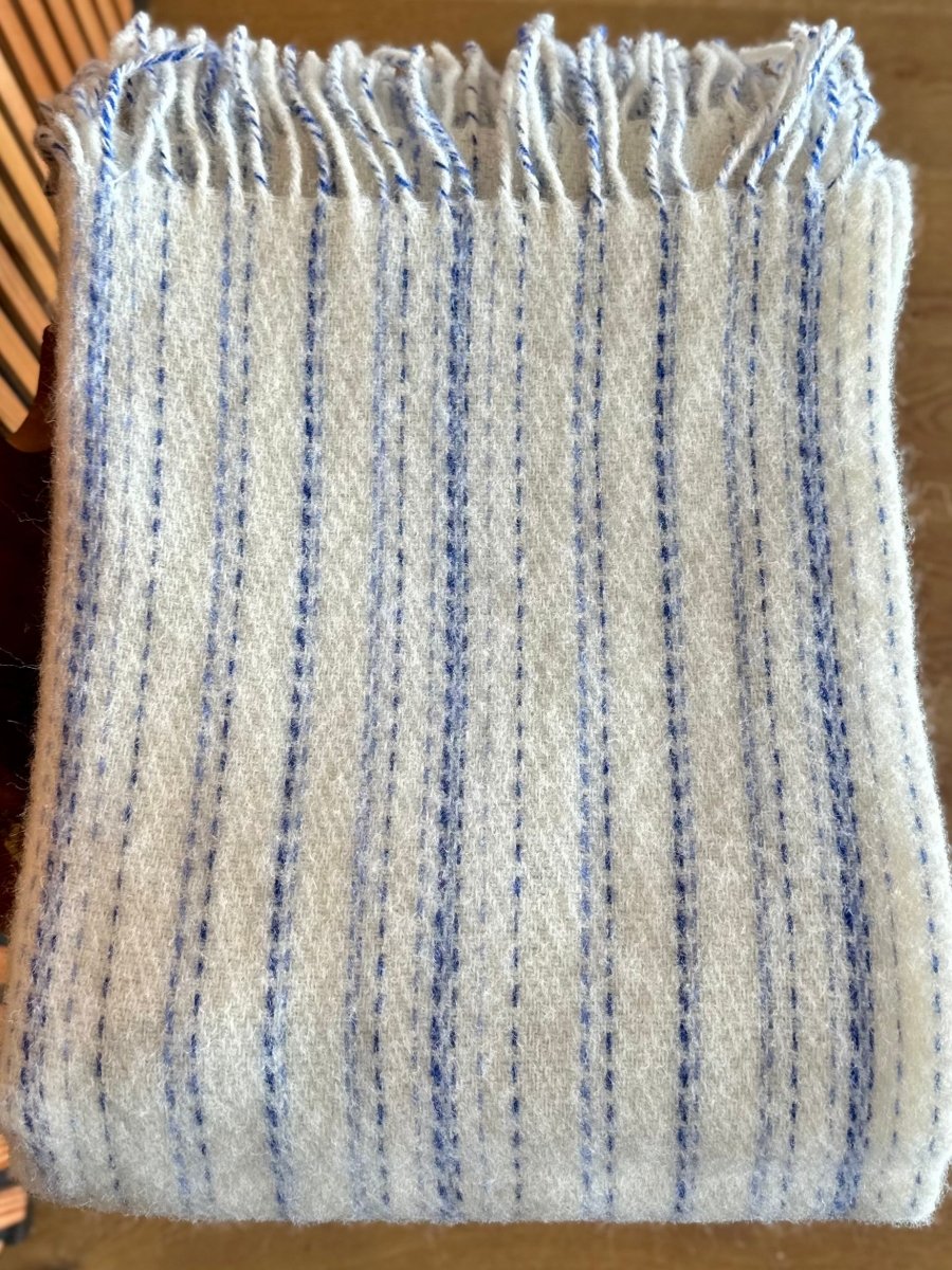 Decke aus 100% Wolle in viele Farben - The Baltic Shop