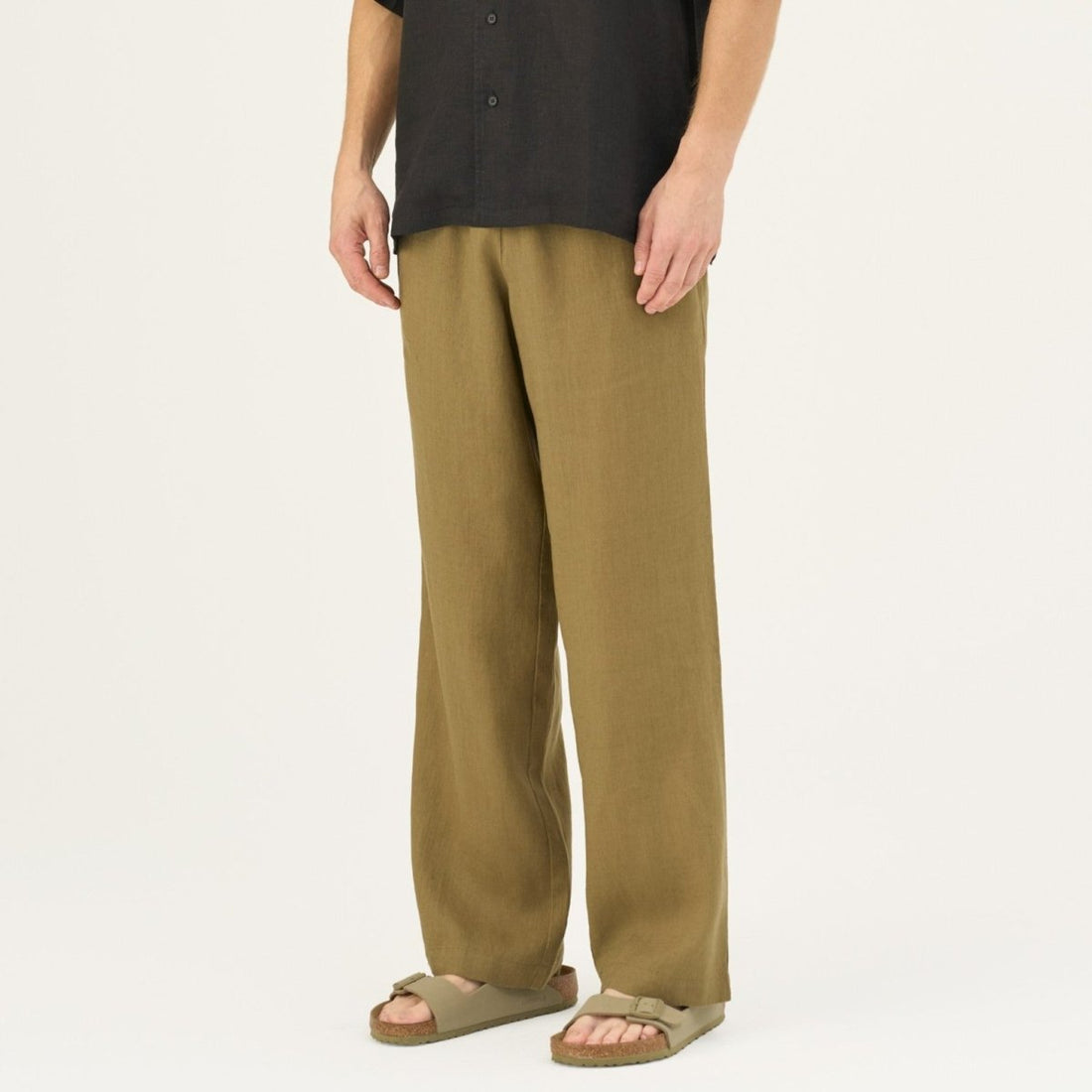 Entspannte Leinenhose in Khaki für Herren - The Baltic Shop