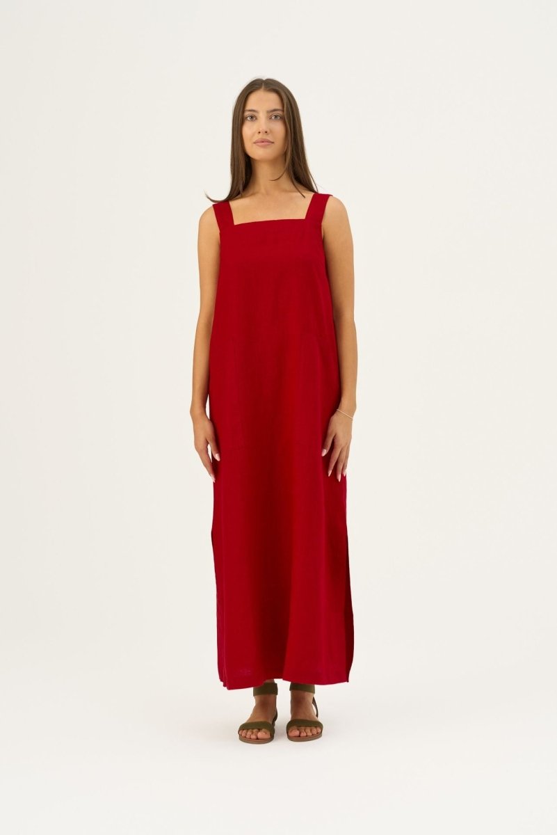 Fugue Leinenkleid in Rot – Langes Sommerkleid mit modernem Minimalismus - The Baltic Shop