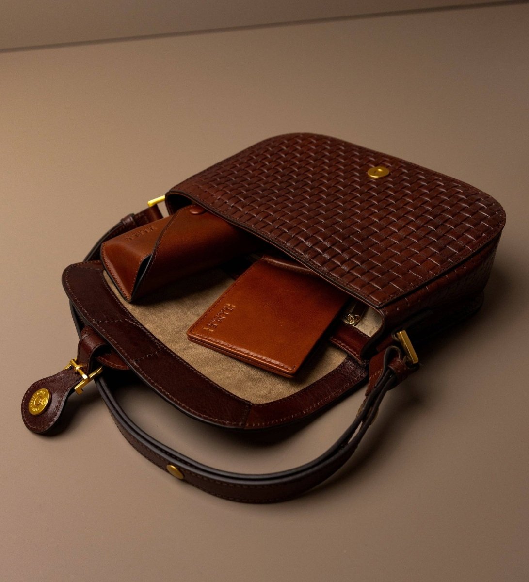 Geflochtene Ledertasche in Braun - The Baltic Shop