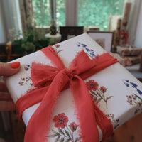 Geschenkpapier mit Blumen in Blau und Rot, 3 - teiliges Set - The Baltic Shop