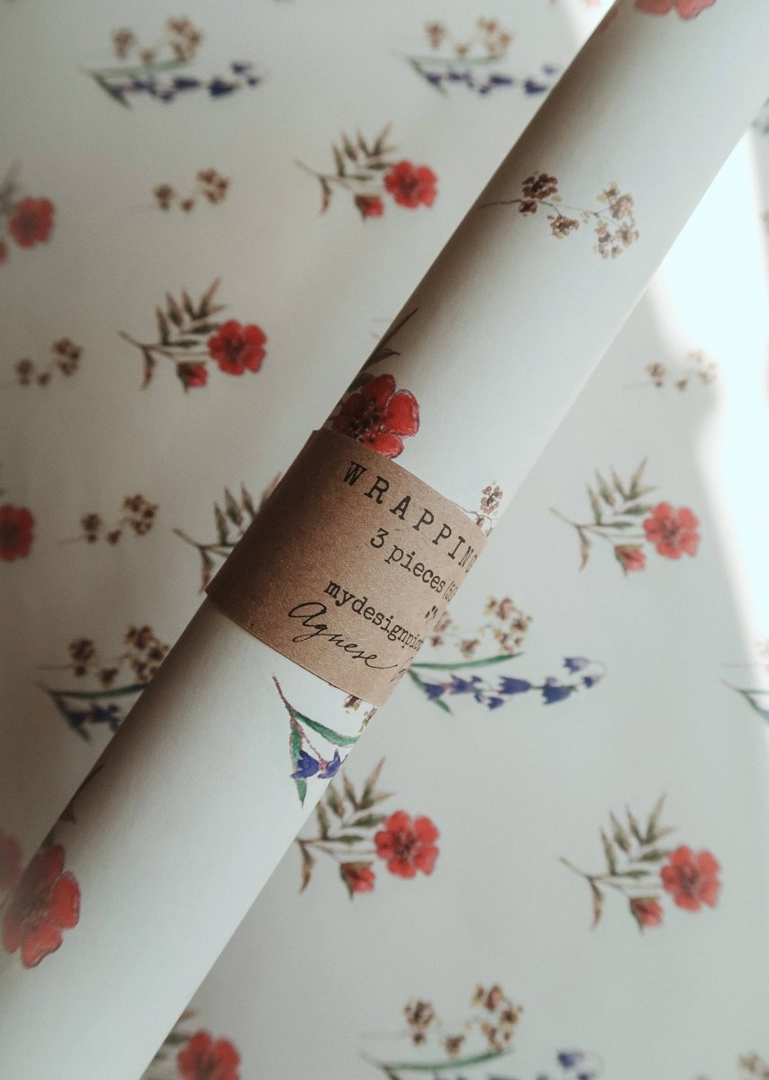 Geschenkpapier mit Blumen in Blau und Rot, 3 - teiliges Set - The Baltic Shop