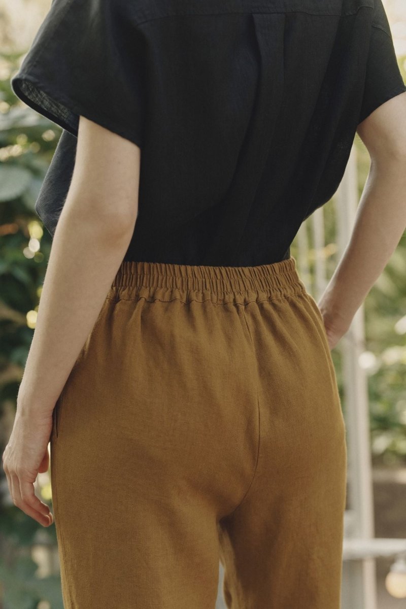 Gladiolus Hose aus Leinen in Bronze - The Baltic Shop
