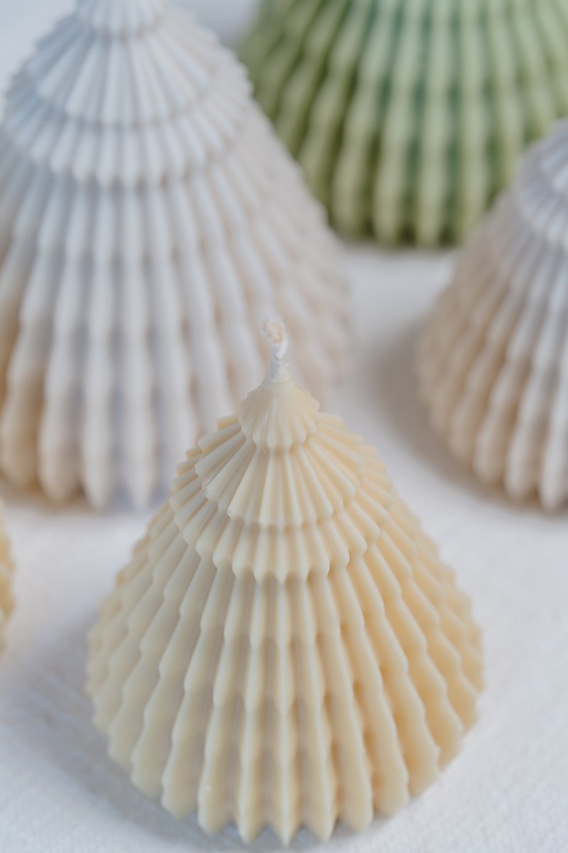 Handgegossene Kerze - Christbaum aus Soja und Rapswachs - The Baltic Shop