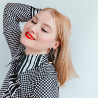 Handgemachte Porzellanohrstecker in 2 Farben - The Baltic Shop