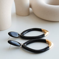 Handgemachte Porzellanohrstecker in 2 Farben - The Baltic Shop