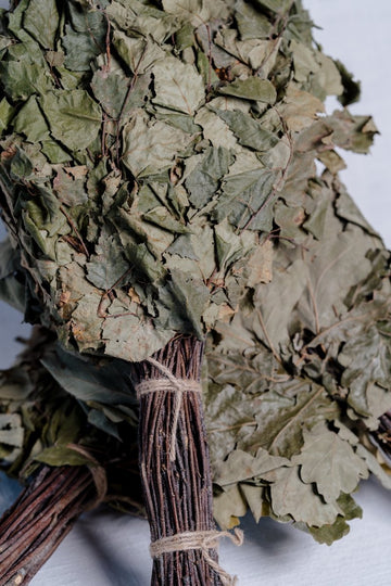 Handgemachte Sauna Besen - Eiche, Birke und Vogelbeere - The Baltic Shop