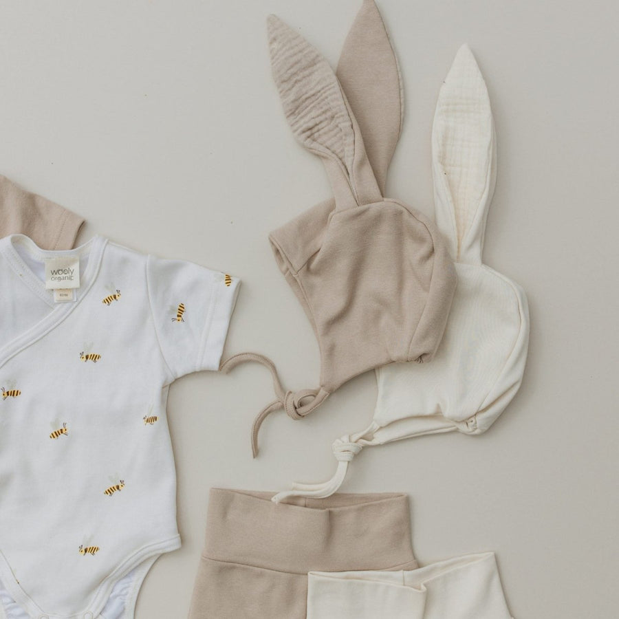 Haube mit Hasenohren aus Bio Baumwolle in 2 Farben - The Baltic Shop